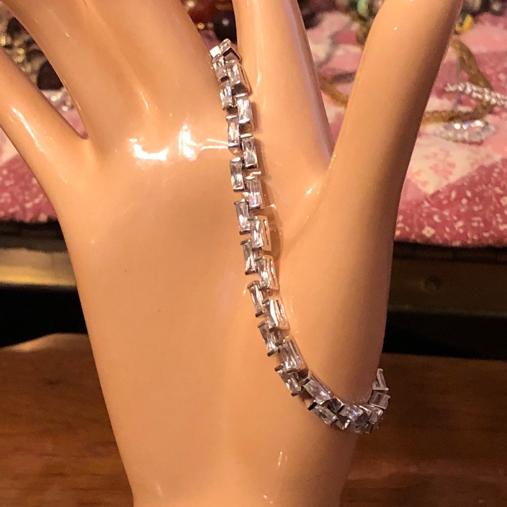 Woman’s 7 inch. Sterling silver bracelet - Picture 2 of 4